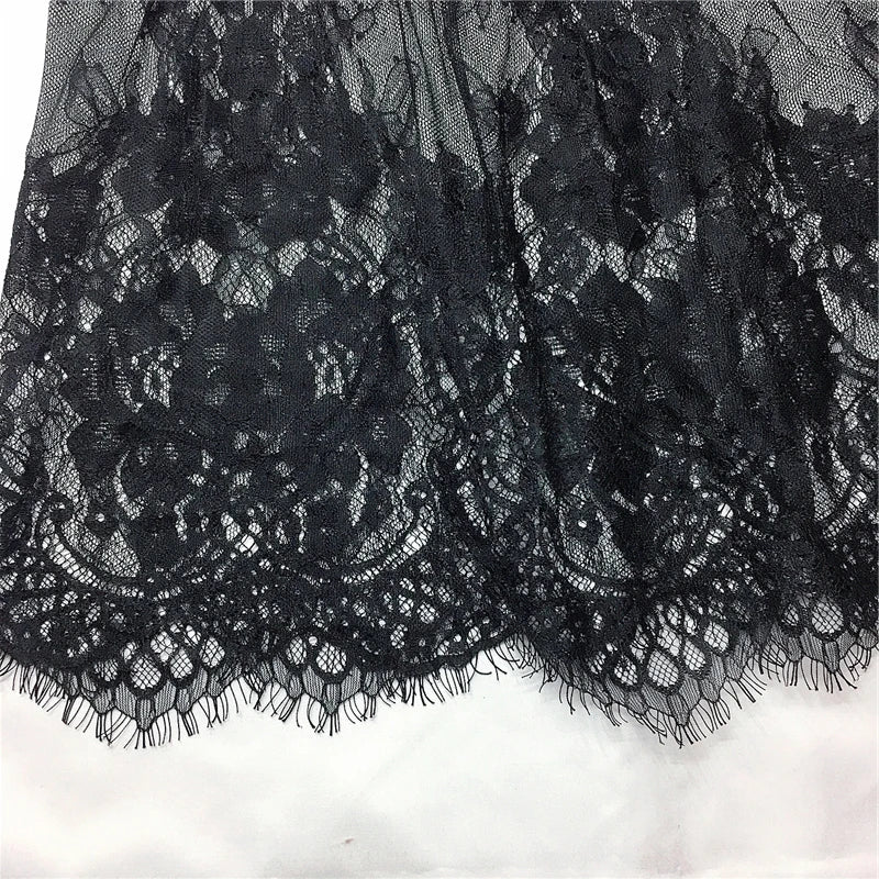 Saia Mini de Renda Feminina com Transparência – Branca ou Preta