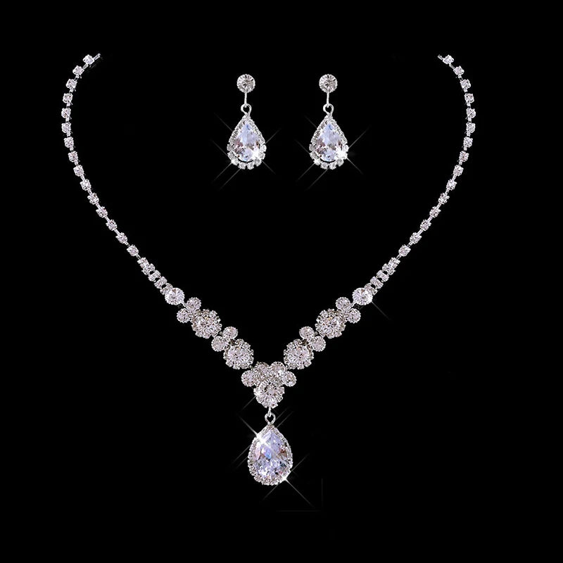Conjunto Feminino de Colar e Brincos com Zircônias – Elegância Premium