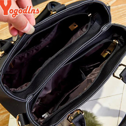 Bolsa Feminina Elegance com Pingente Decorativo e Alça Transversal