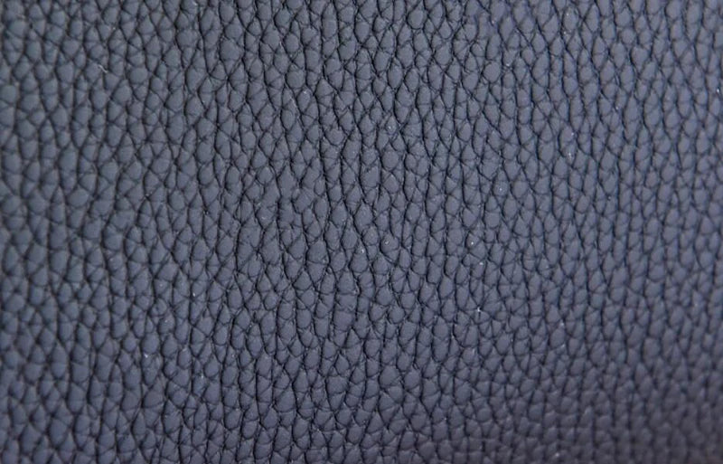 Bolsa Feminina Elegance com Pingente Decorativo e Alça Transversal