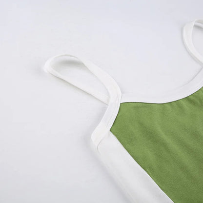 Cropped Feminino Canelado com Alças Contrastantes – Casual Moderno