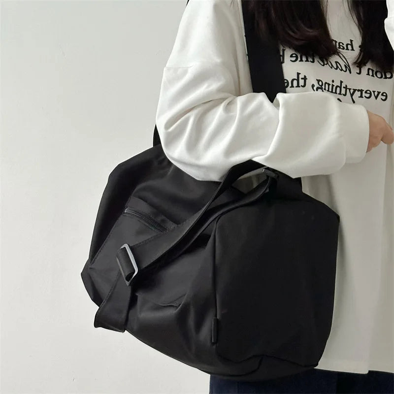 Bolsa de Viagem e Academia em Nylon — Cloe