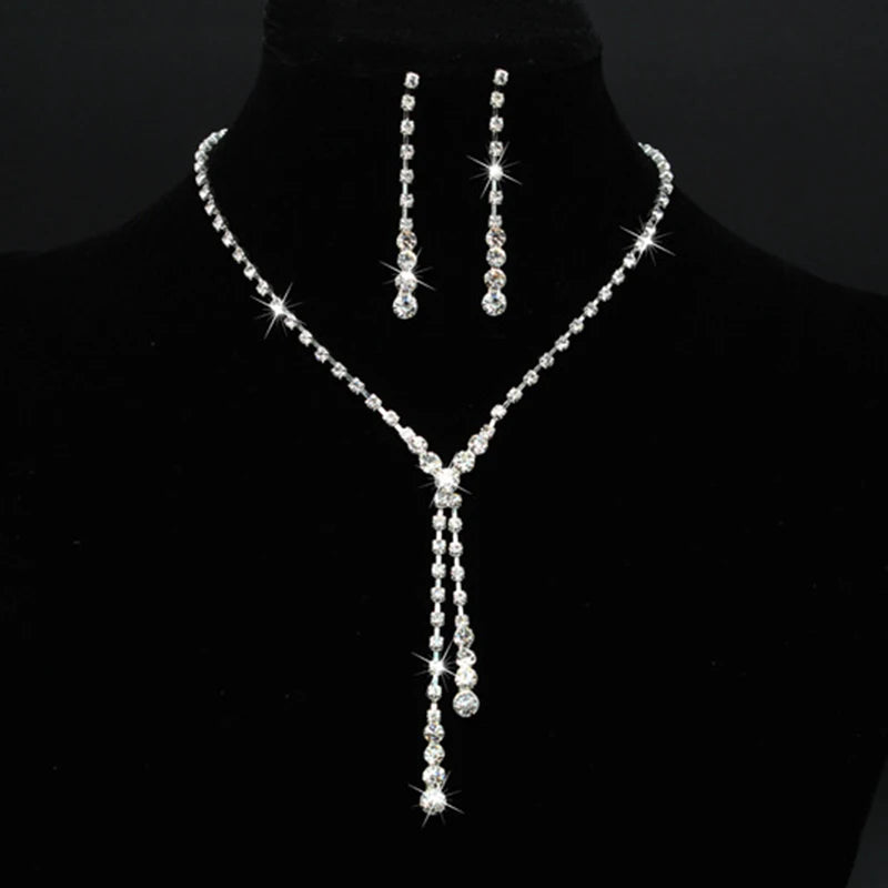 Conjunto Feminino de Colar e Brincos com Zircônias – Elegância Premium