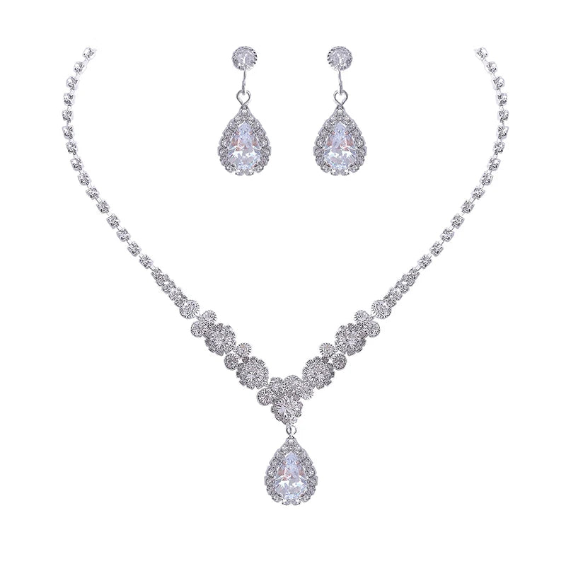 Conjunto Feminino de Colar e Brincos com Zircônias – Elegância Premium