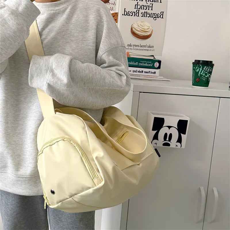 Bolsa de Viagem e Academia em Nylon — Cloe