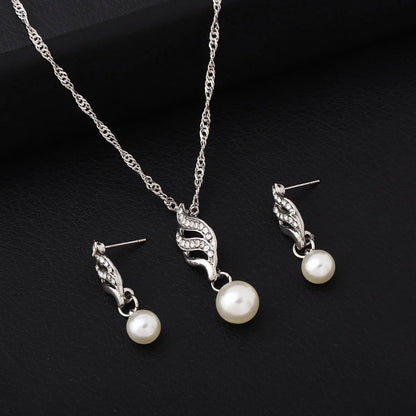 Conjunto Feminino de Colar e Brincos com Zircônias – Elegância Premium