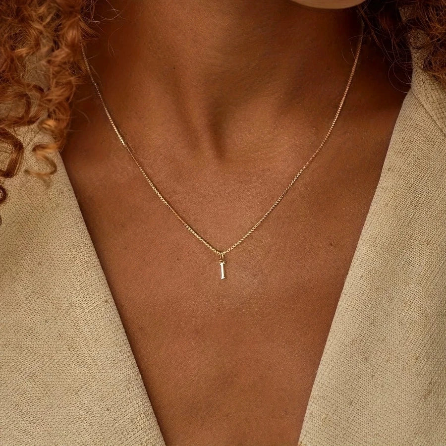 Colar Feminino com Letra Inicial Banhado a Ouro 18K