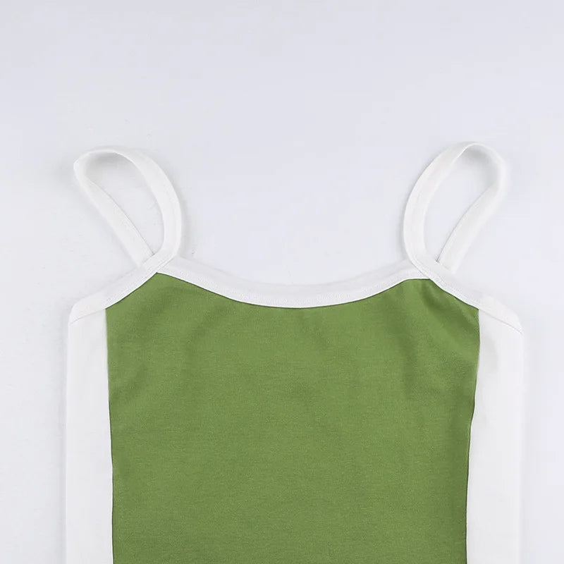 Cropped Feminino Canelado com Alças Contrastantes – Casual Moderno