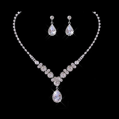 Conjunto Feminino de Colar e Brincos com Zircônias – Elegância Premium